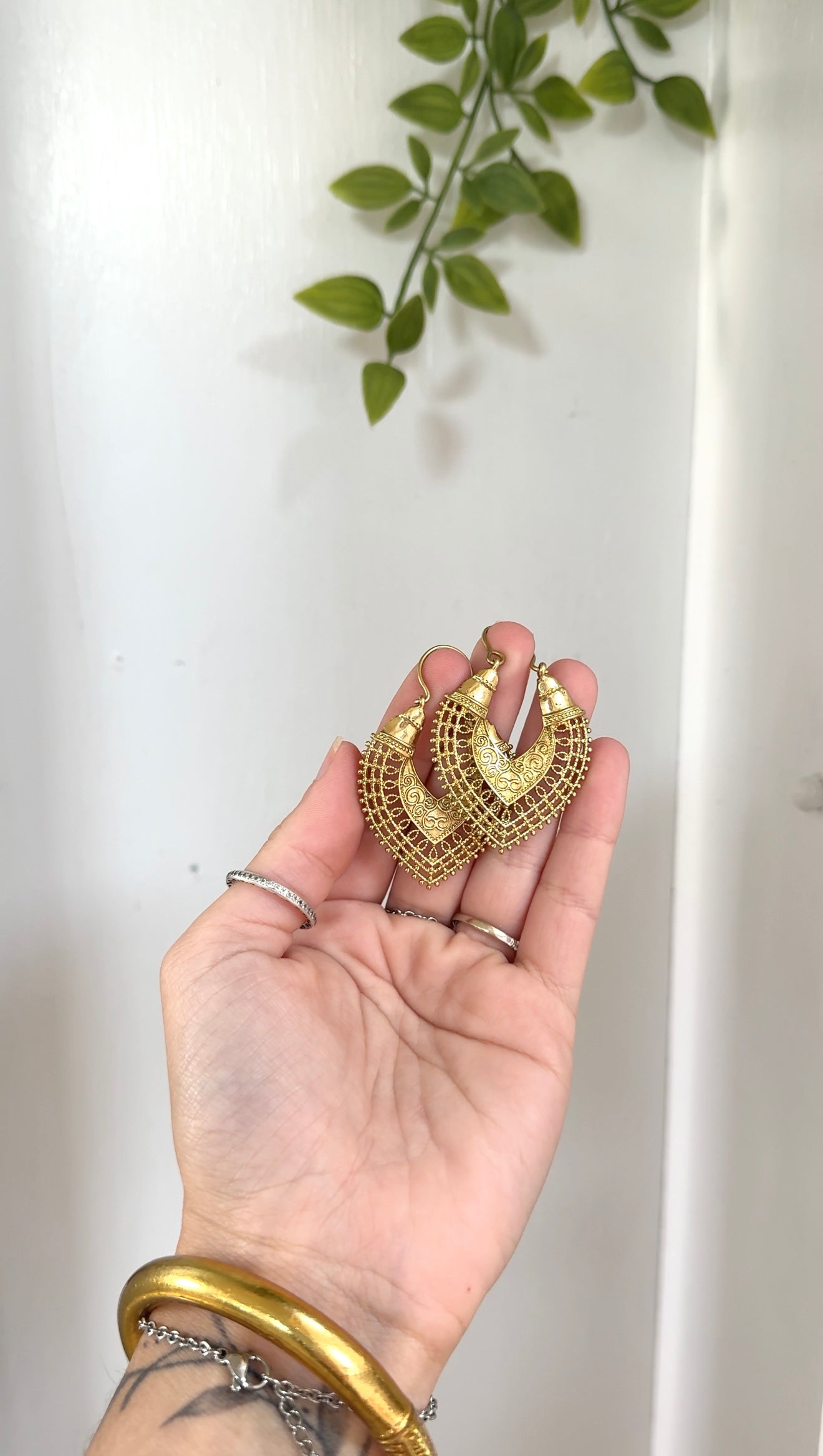 Cove • Brass Hoops