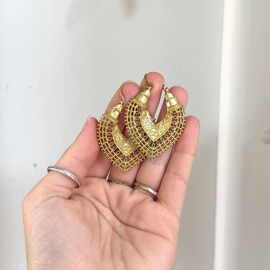 Cove • Brass Hoops